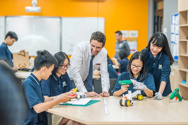 Học sinh làm bài thi đầu vào tiếng Anh tại phòng thi Vinschool